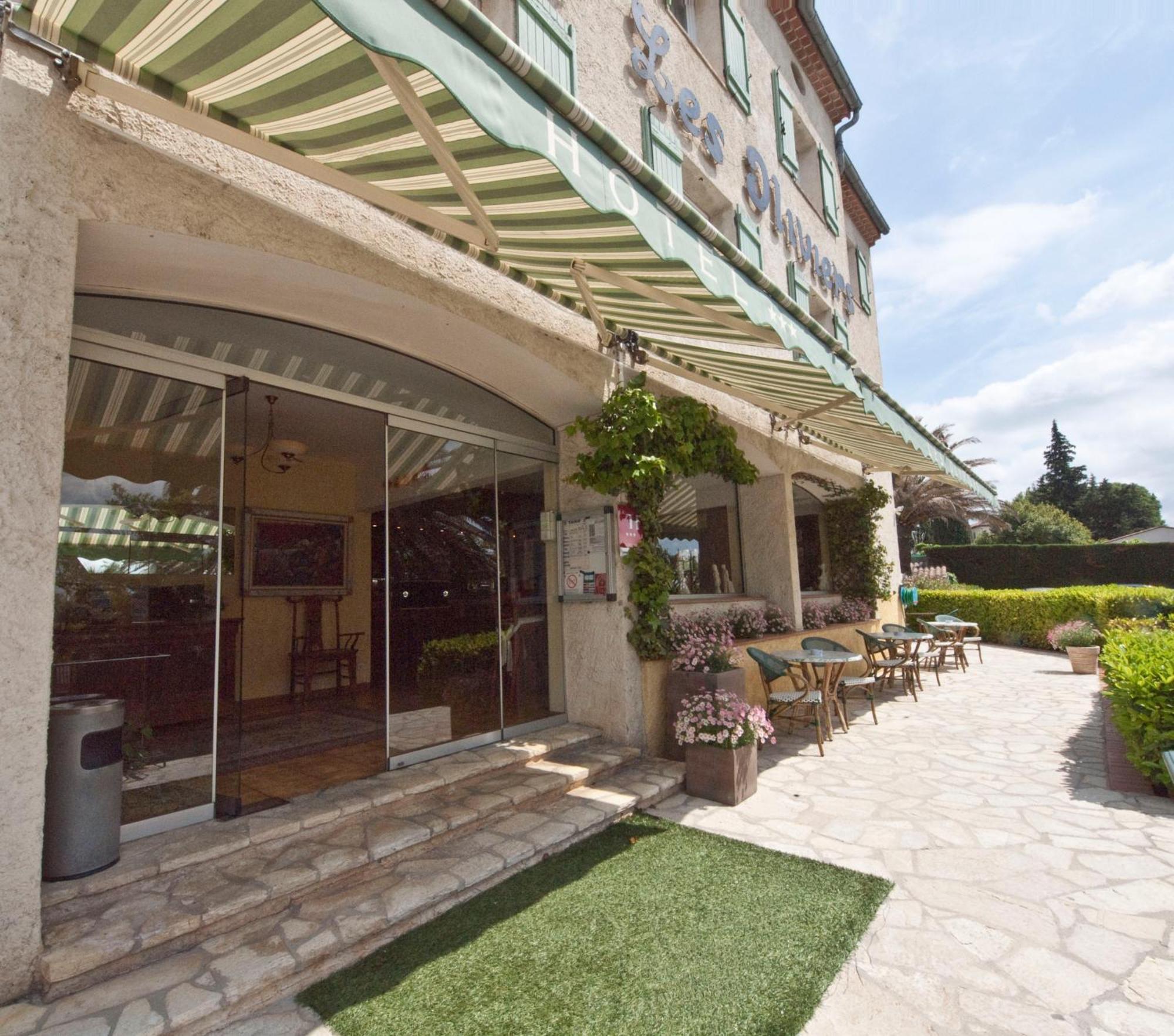 Hotel Les Oliviers Fayence Exterior foto